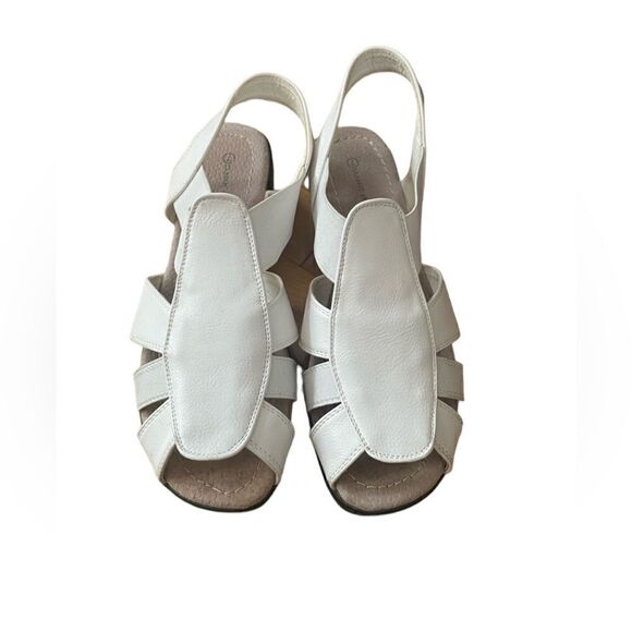 3 for $30! Used white sandals made by classic edition - Picture 6 of 6